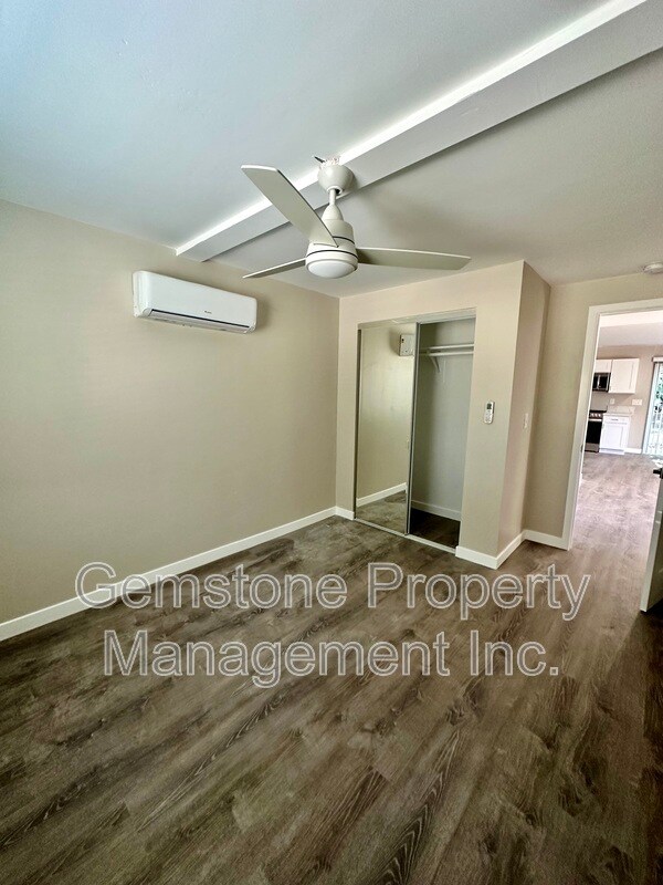 Photo - 4810 54th St