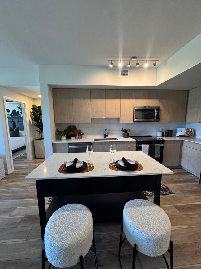 Building Photo - 2460 NE 188th St Unit 522