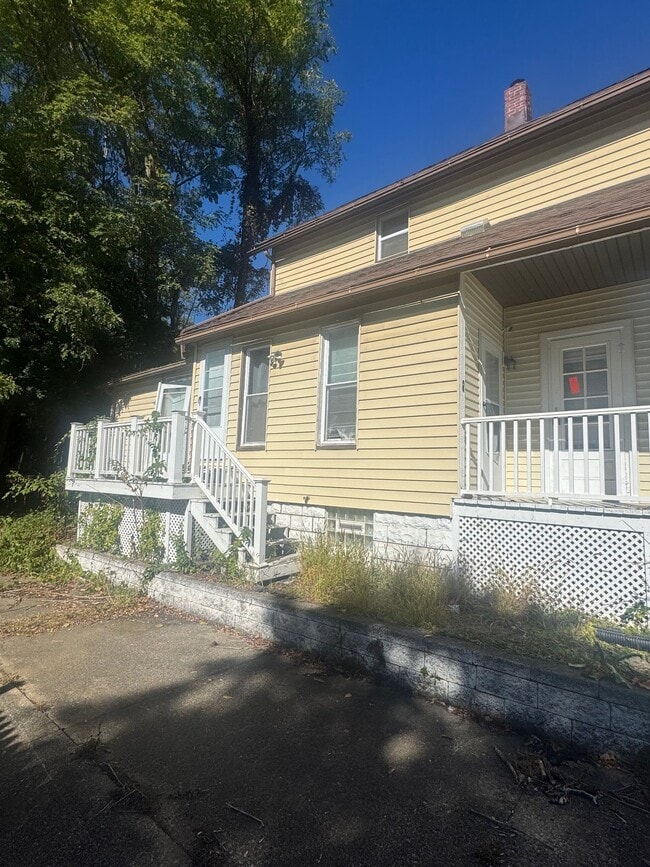 Photo - 360 Turner St