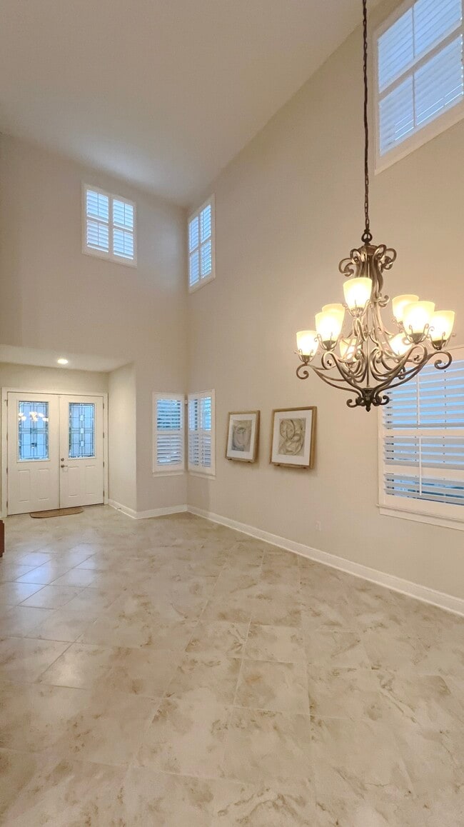 Photo - 13147 Woodford St