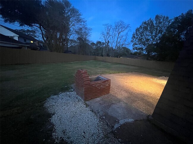 Photo - 415 Shirleen Dr