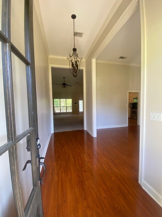 Photo - 314 Romar Pl