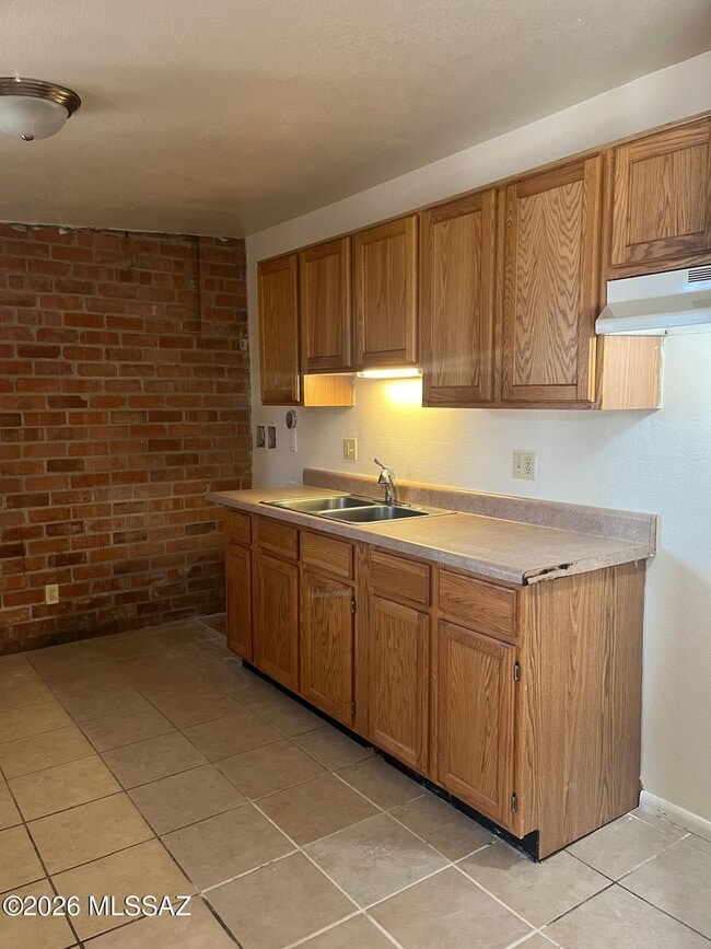 Photo - 411 E Delano St