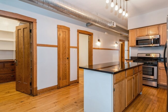 Photo - 3535 W School St Unit 2