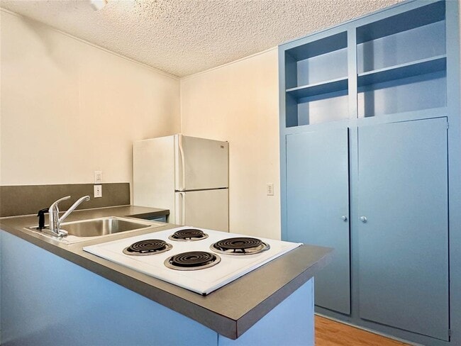 Photo - 2721 Hemphill Park Unit D