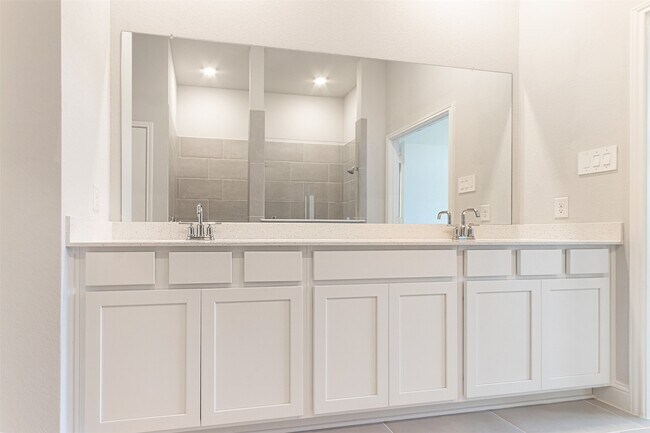 Photo - 2219 Grapewood Ln