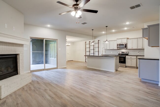 Photo - MOVE IN SPECIAL Recently built luxury town...