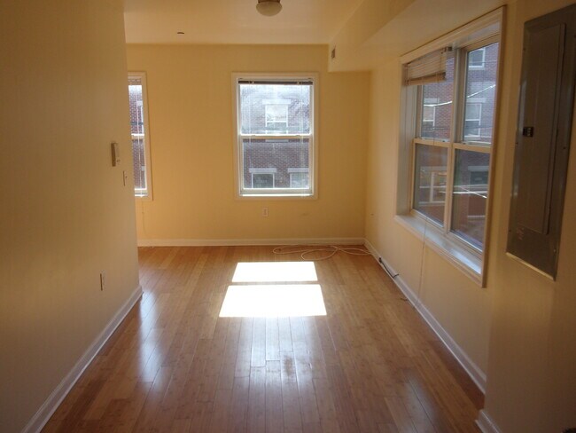 Photo - 1524 N 17th St Unit 2