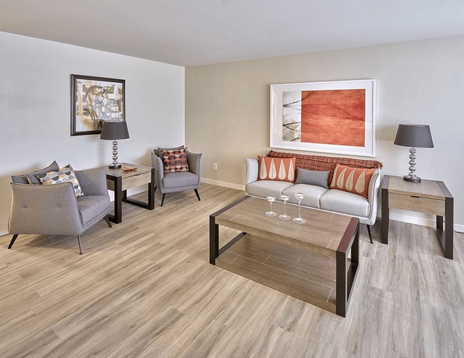 Photo - 3030 Lake City