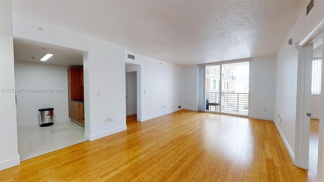 Photo - 18800 NE 29th Ave Unidad # 922 Rental