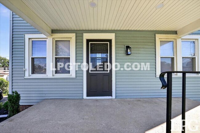 2849 W Laskey Rd