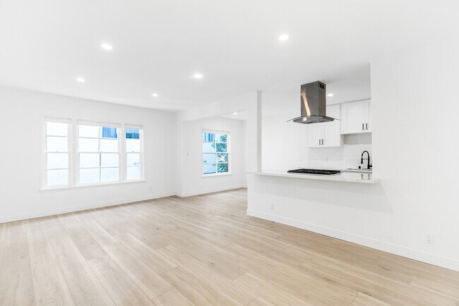 Photo - 408 N Maple Dr