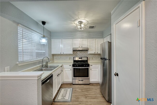 Photo - 5930 Jacob Glen