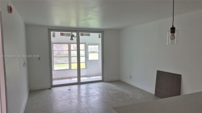Photo - 6050 NW 64th Ave Unidad 105