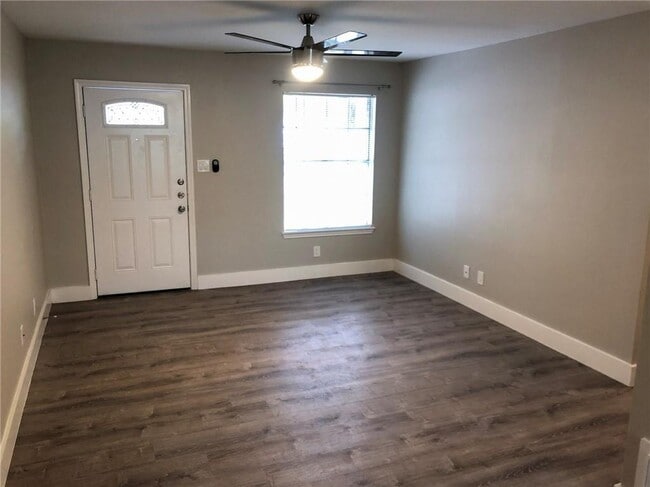 Photo - 8700 Parkfield Dr