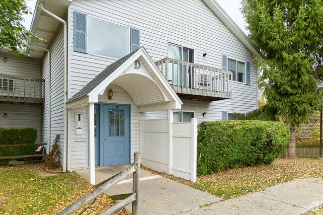 Lakewood Manor Apartments