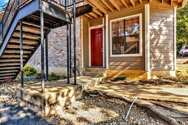 Photo - 2913 Pearl St Unit 102