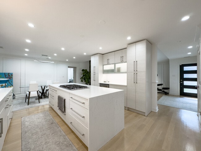 Photo - 6610 N Kenton Ave Unit J05P