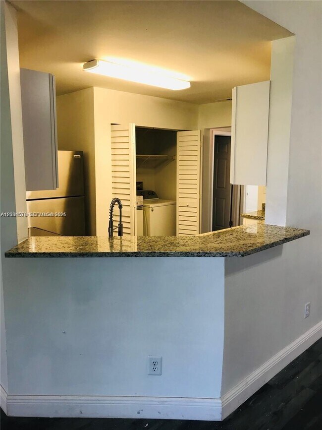 Photo - 3437 NW 44th St Unit 204