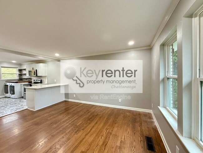 Photo - 904 Tremont St