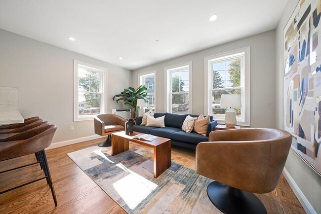 Building Photo - 52 Bellevue St Unit 1