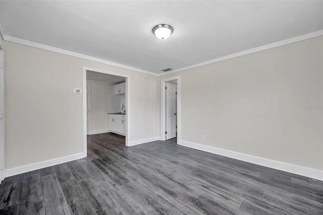 Photo - 920 40th St N