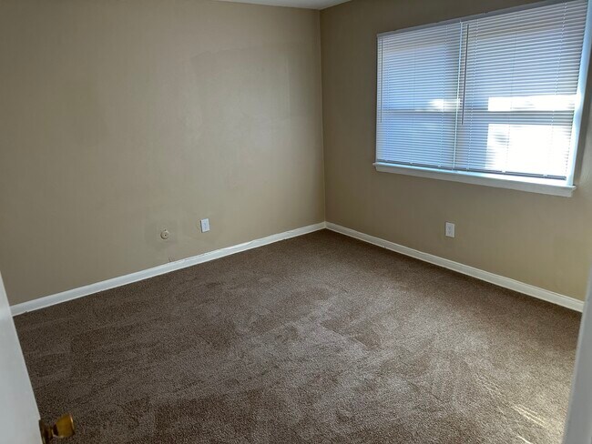 Photo - 9231 Mason Creek Rd Unit B