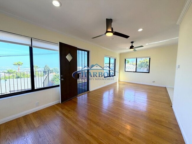 Photo - 827 W 22nd St