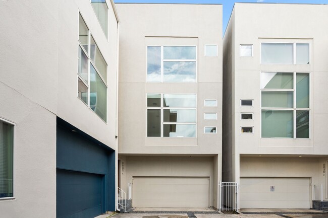 Building Photo - 5632 Kiam St