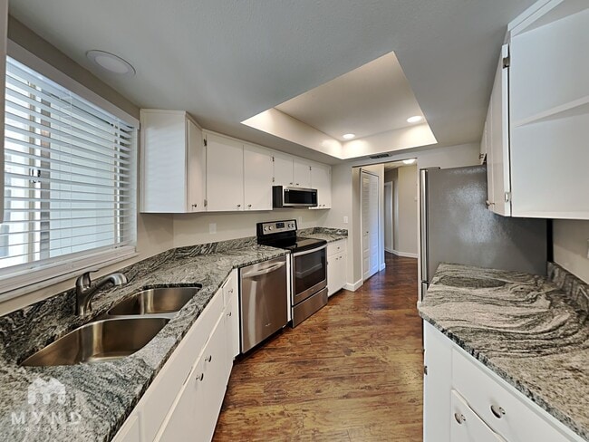 Photo - 5061 Elwood Rd