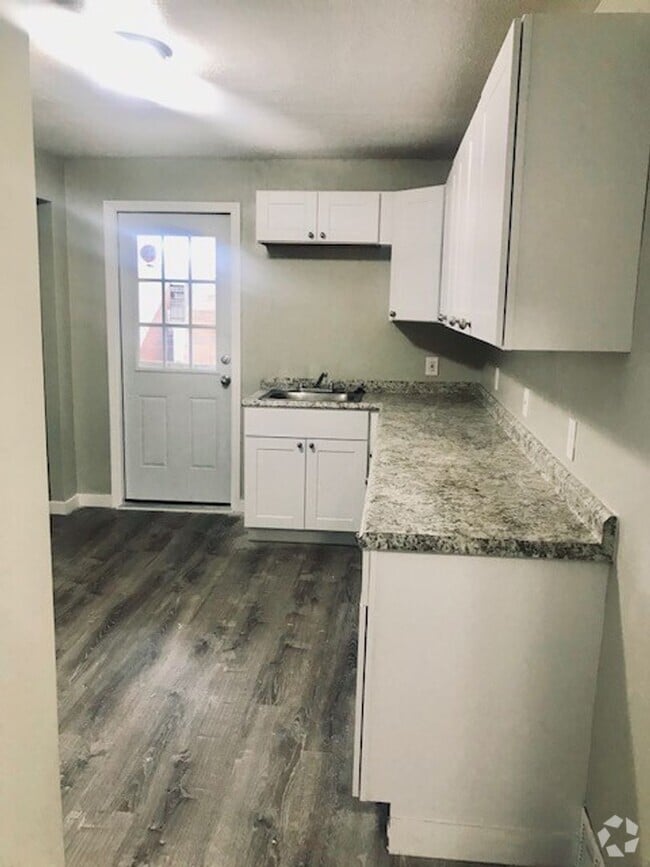 Building Photo - 325 Linden Ave Unit Top floor Rental