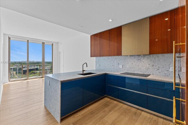 Photo - 2678 Tigertail Ave Unit 1605