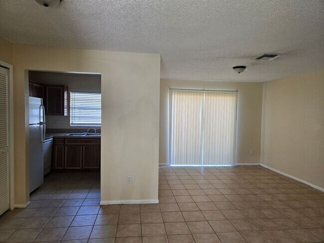 Photo - 3 bed 2 bath tri plex near UCF