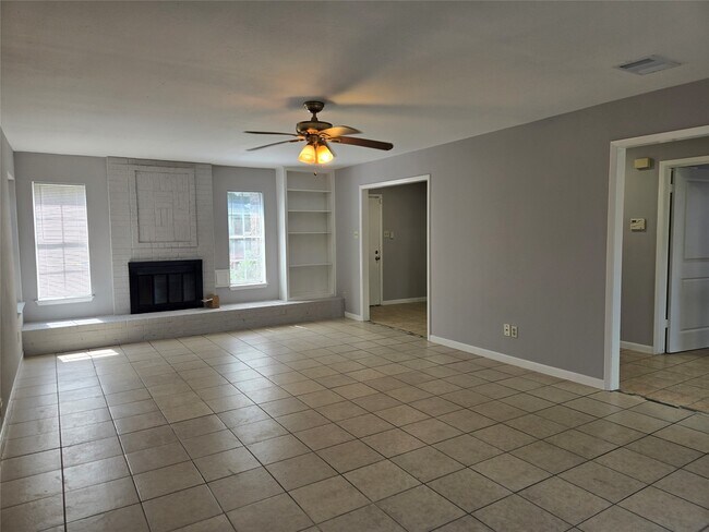 10806 Zircon Ct