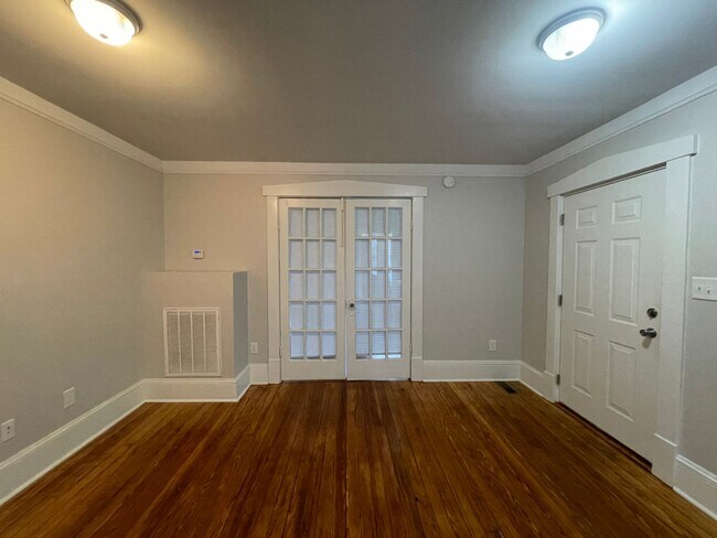 Photo - Beautiful and Bright Apartment in North Hi... Unit 2