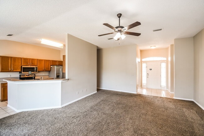 Photo - 413 Cottage Cove Ct