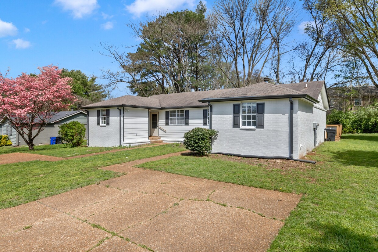 Photo - 715 Castle Dr (Franklin, TN)