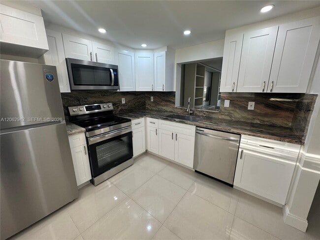 Photo - 4000 NE 170th St Unit 606