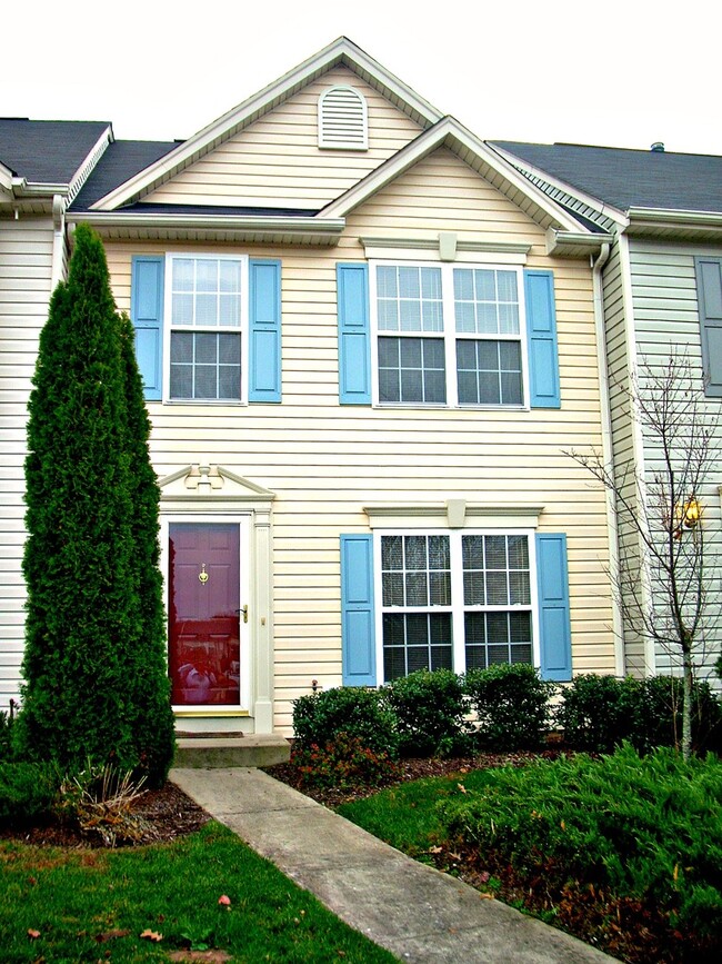 3 BR / 1.5 BA Townhouse near Virginia Cent... - 3 BR / 1.5 BA Townhouse near Virginia Cent...