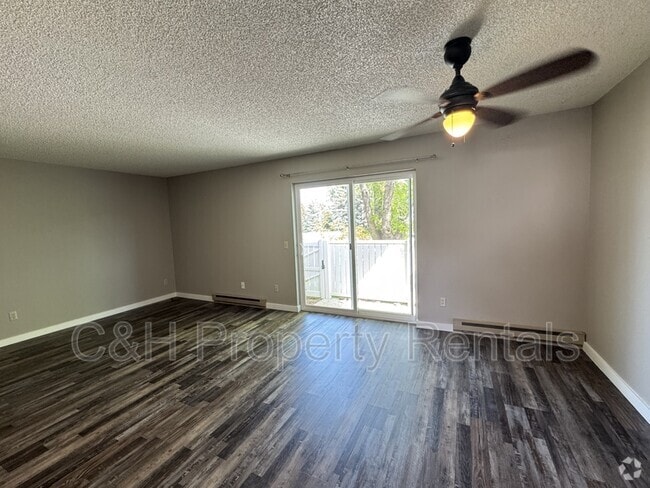 Building Photo - 3285 Canyon Dr Rental
