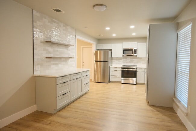 Photo - 8311 Babe Ruth St