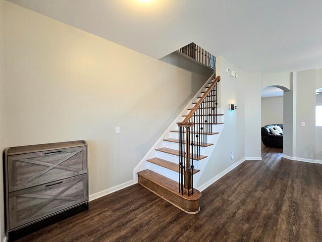 Photo - 525 Batty Way