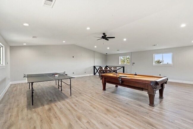 Photo - 414 Gregg Dr