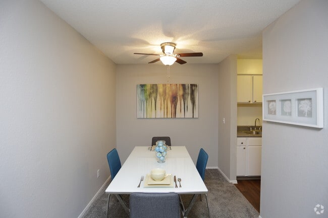 1BR, 1BA - 650 SF