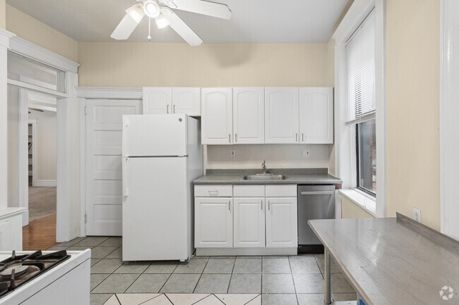 2BR, 1BA - 1,100SF - Kitchen