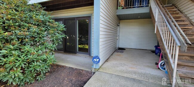 43 Crabapple Ln