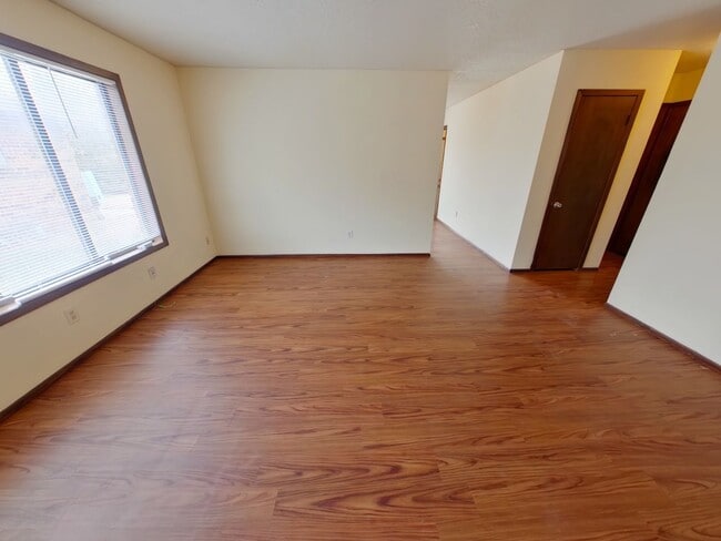 Photo - 616 Richmond N