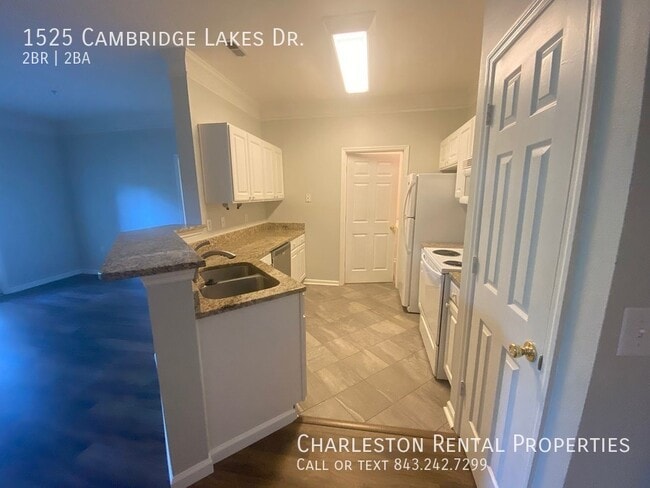 1525 Cambridge Lakes Dr