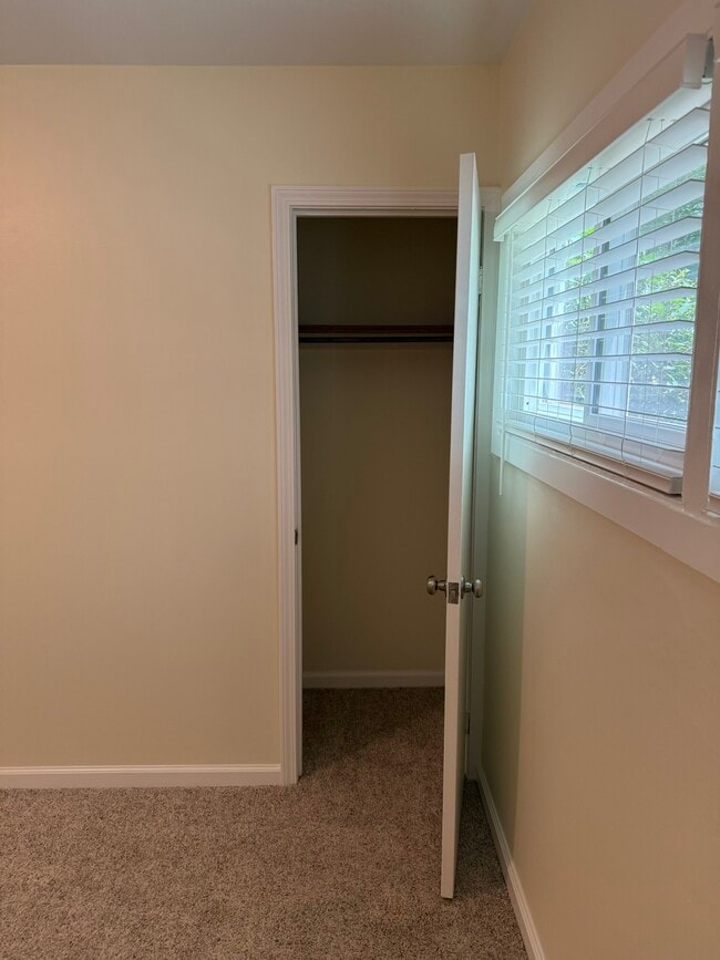 Bedroom 1 Closet - 922 Kramer Ave