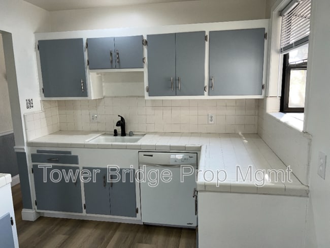 Photo - 1328 School St